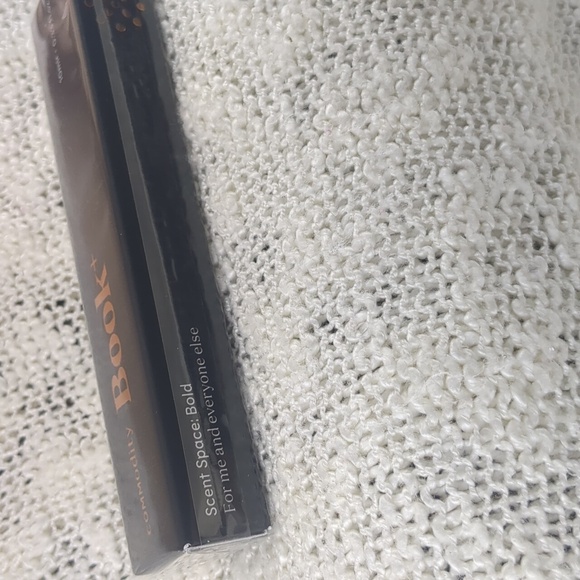 Commodity Book+ in Scent Space: Bold, 10ml/0.33fl oz - Picture 5 of 10